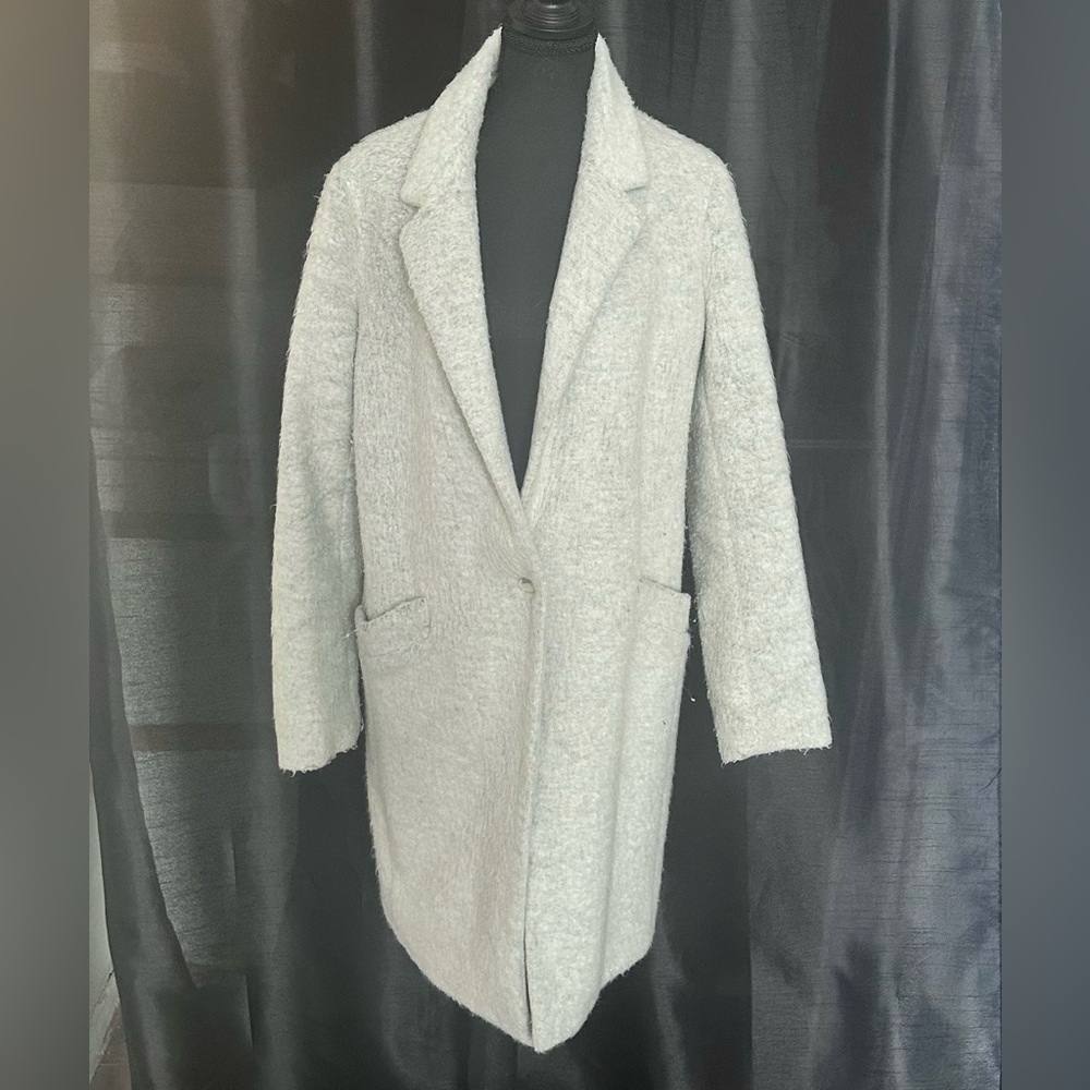 Elizabeth and James Teddy Coat in Light Grey, Women's size S